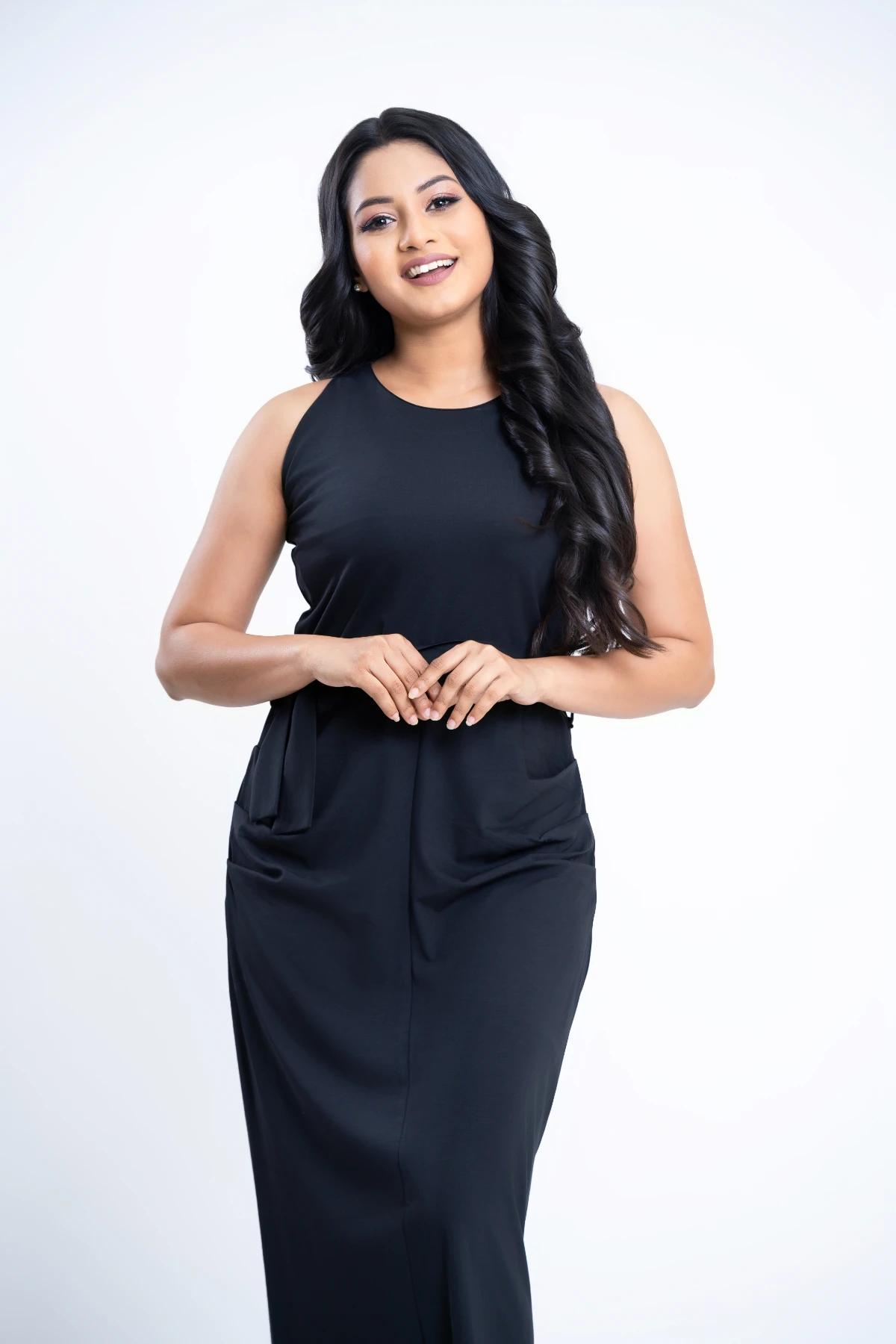 women-black-sleeveless-front-tie-slit-dress