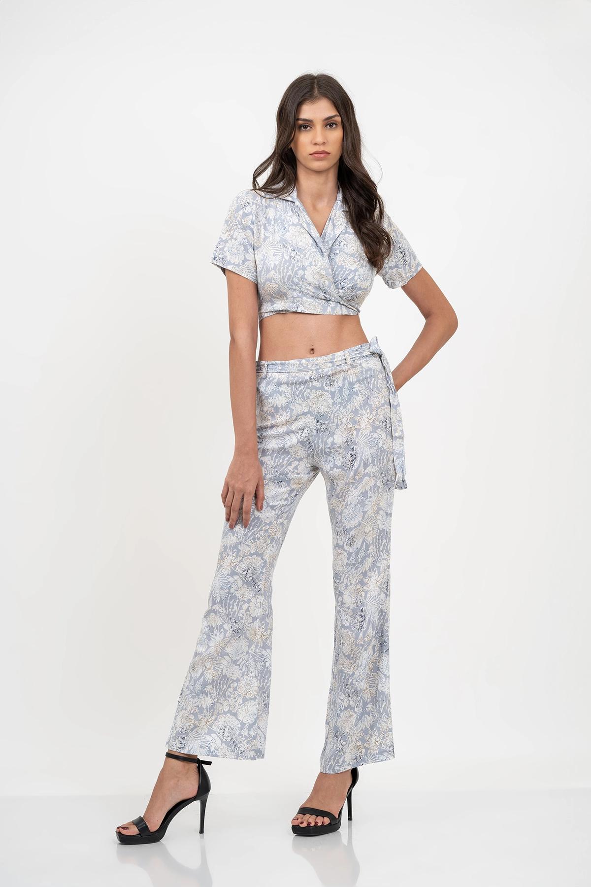 women-crossover-flare-yoga-pants