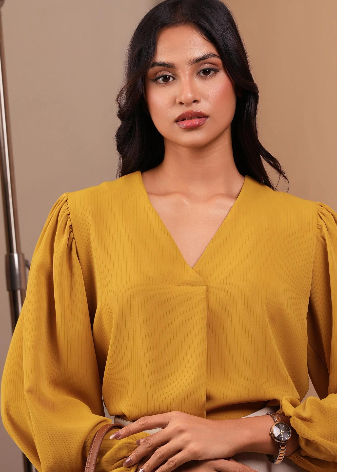 saffron-linear-vneck