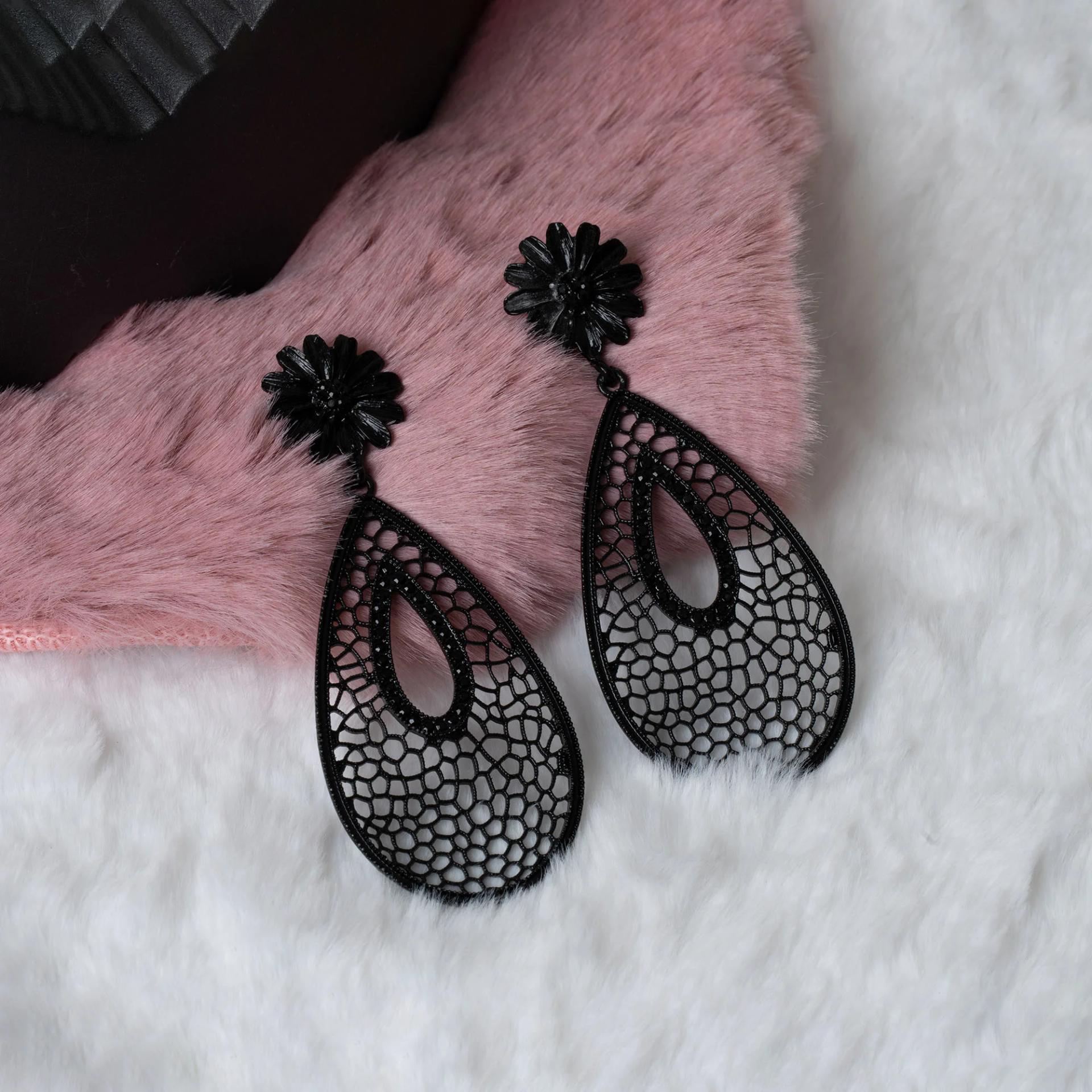 black-open-work-lace-pattern-drop-earrings