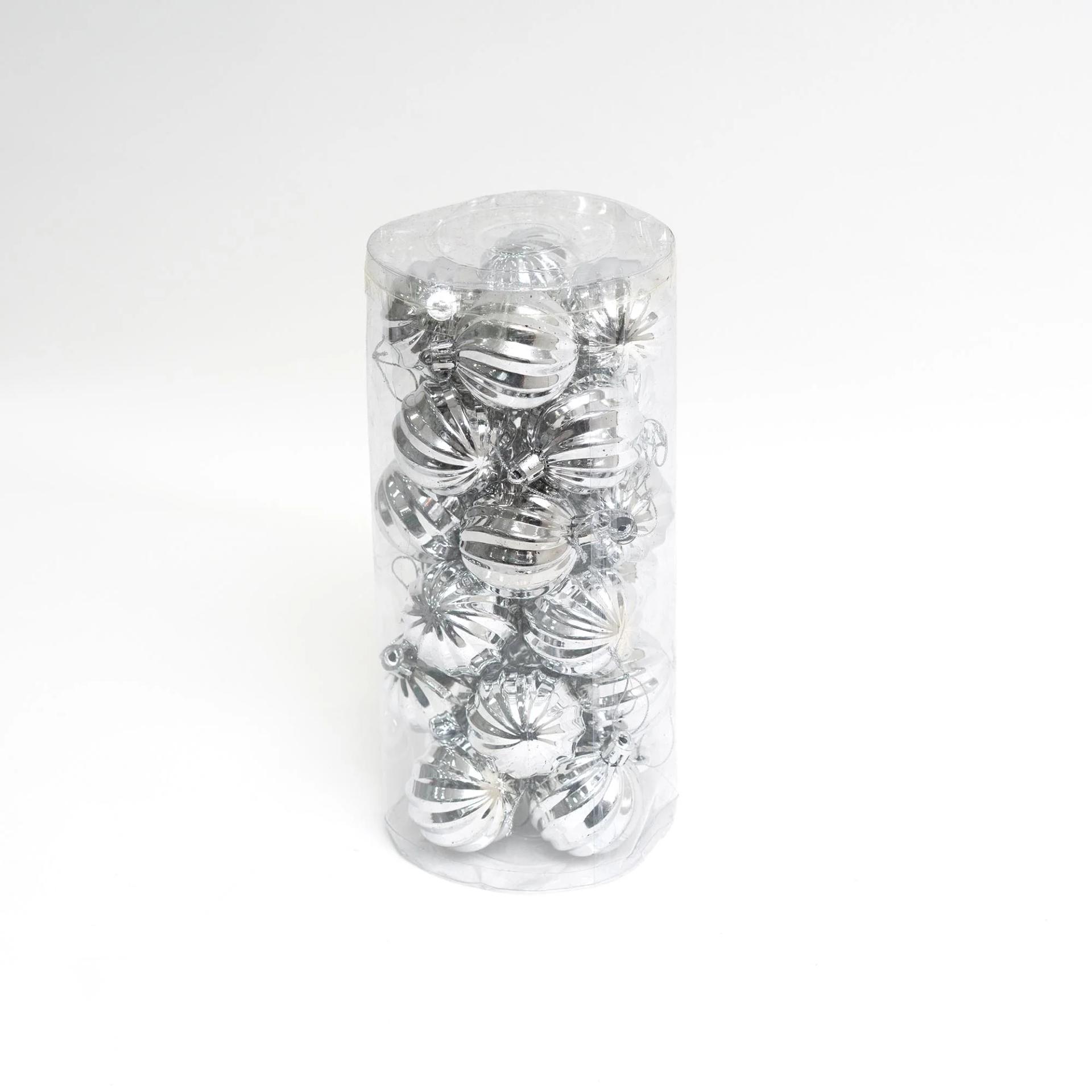 set-of-silver-ribbed-christmas-ball-ornaments