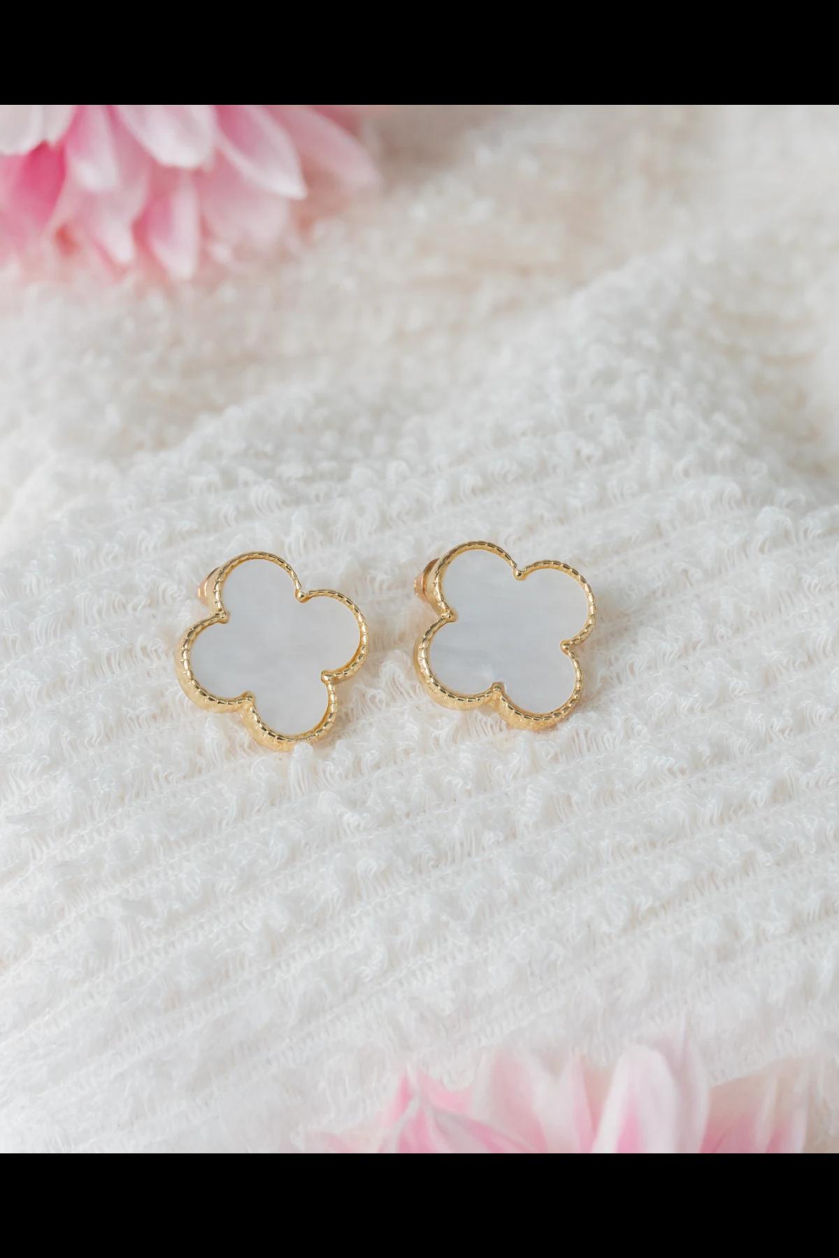 van-cleef-arpels-vintage-alhambra-motherofpearl-earrings