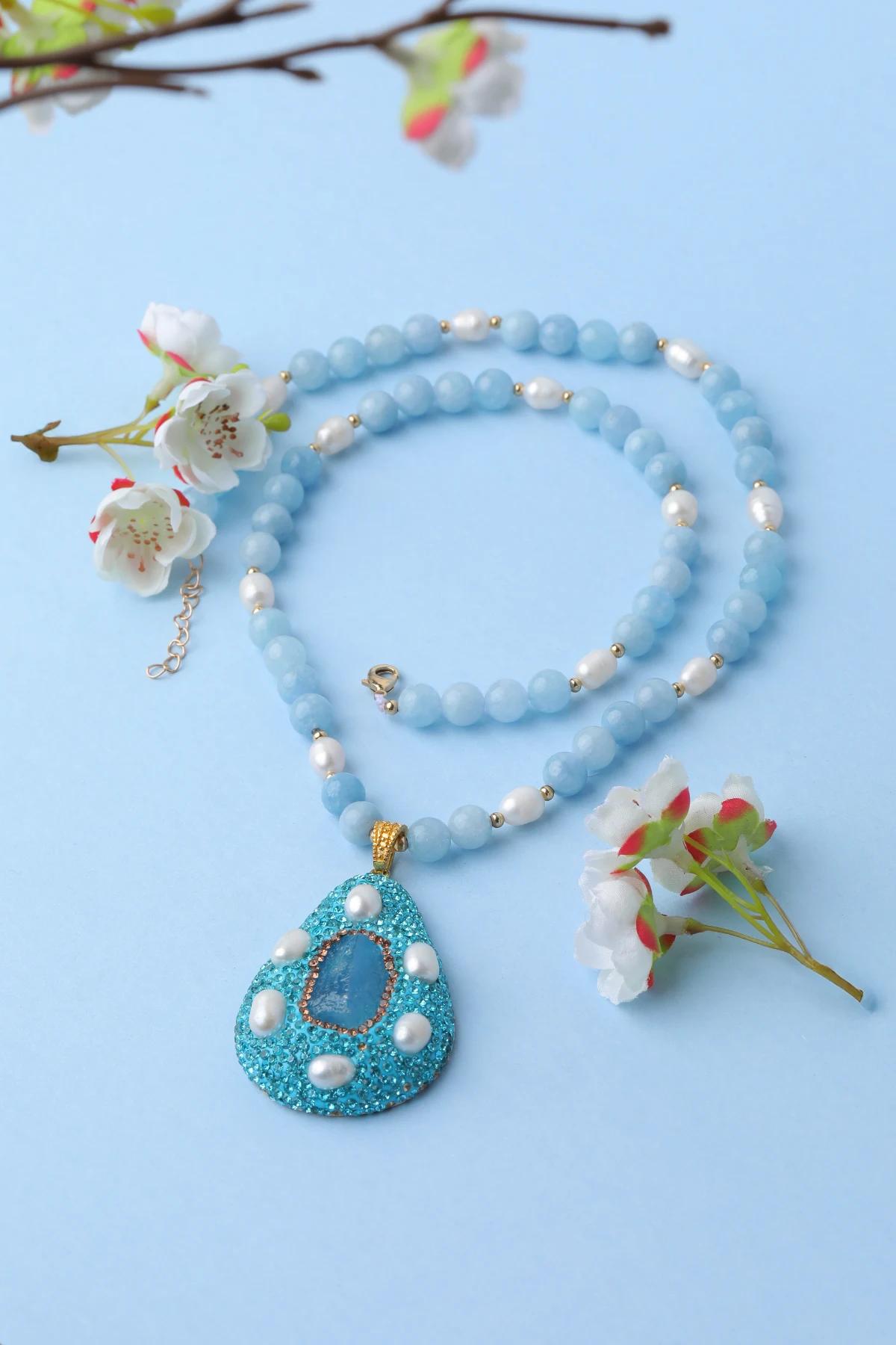 kandy-luxury-natural-aquamarine-stone-crystal-pendant-necklace