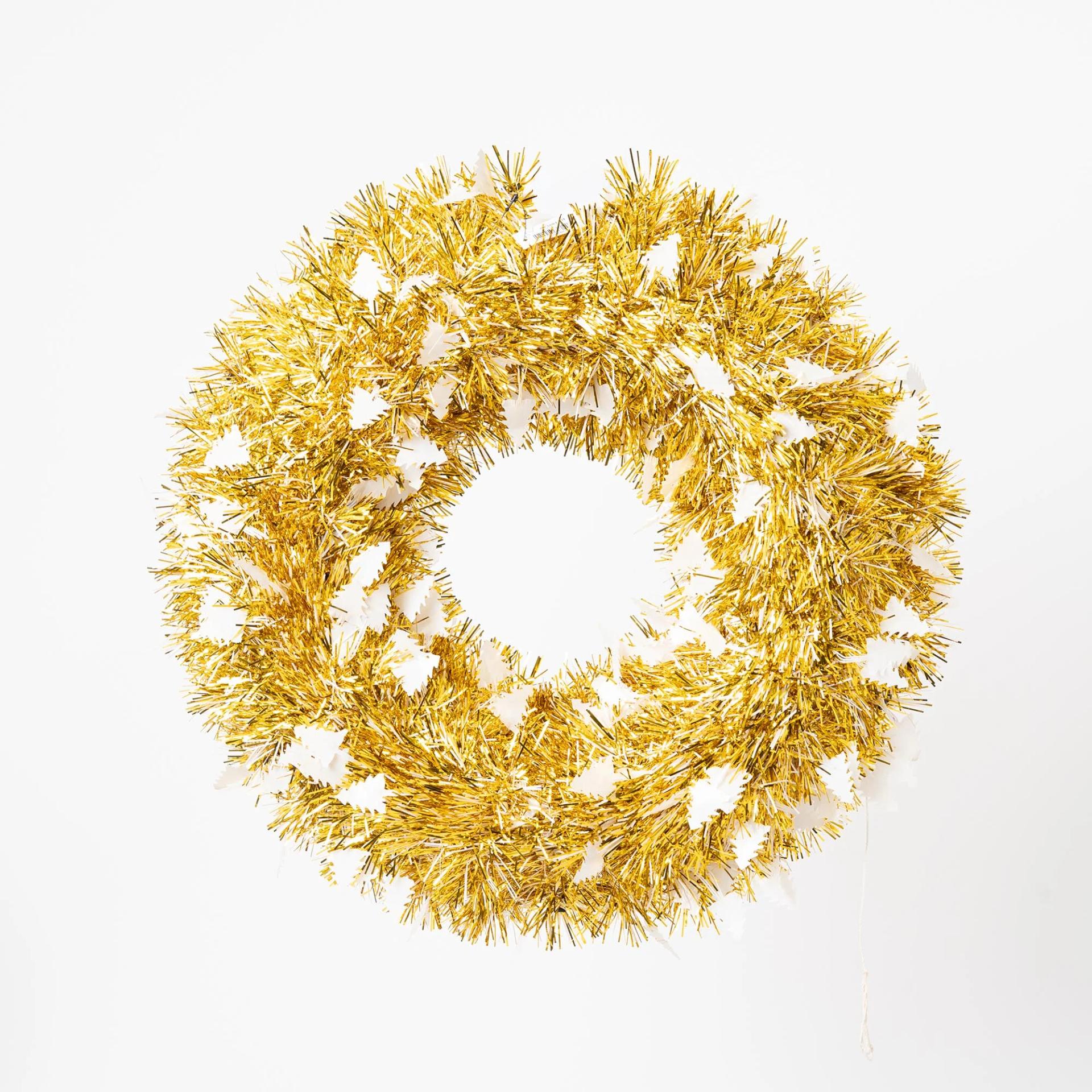 christmas-wreath-decoration-gold
