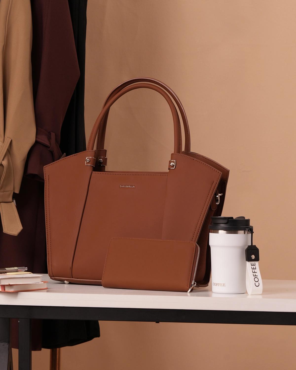 chrisbella-saddlewood-satchel