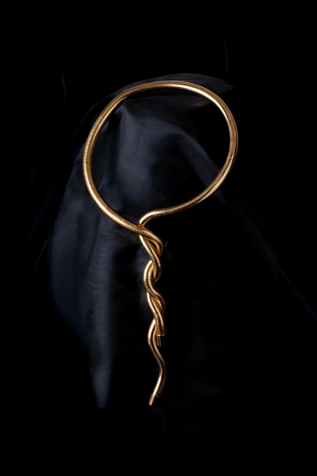 vintage-gold-serpentine-necklace