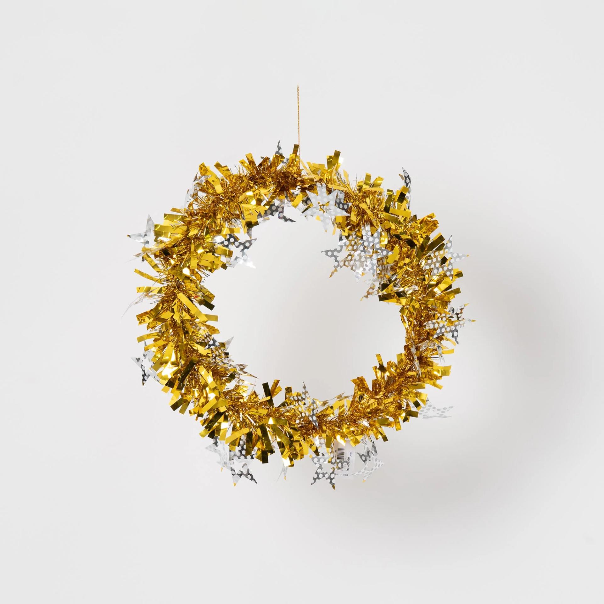gold-and-silver-tinsel-wreath
