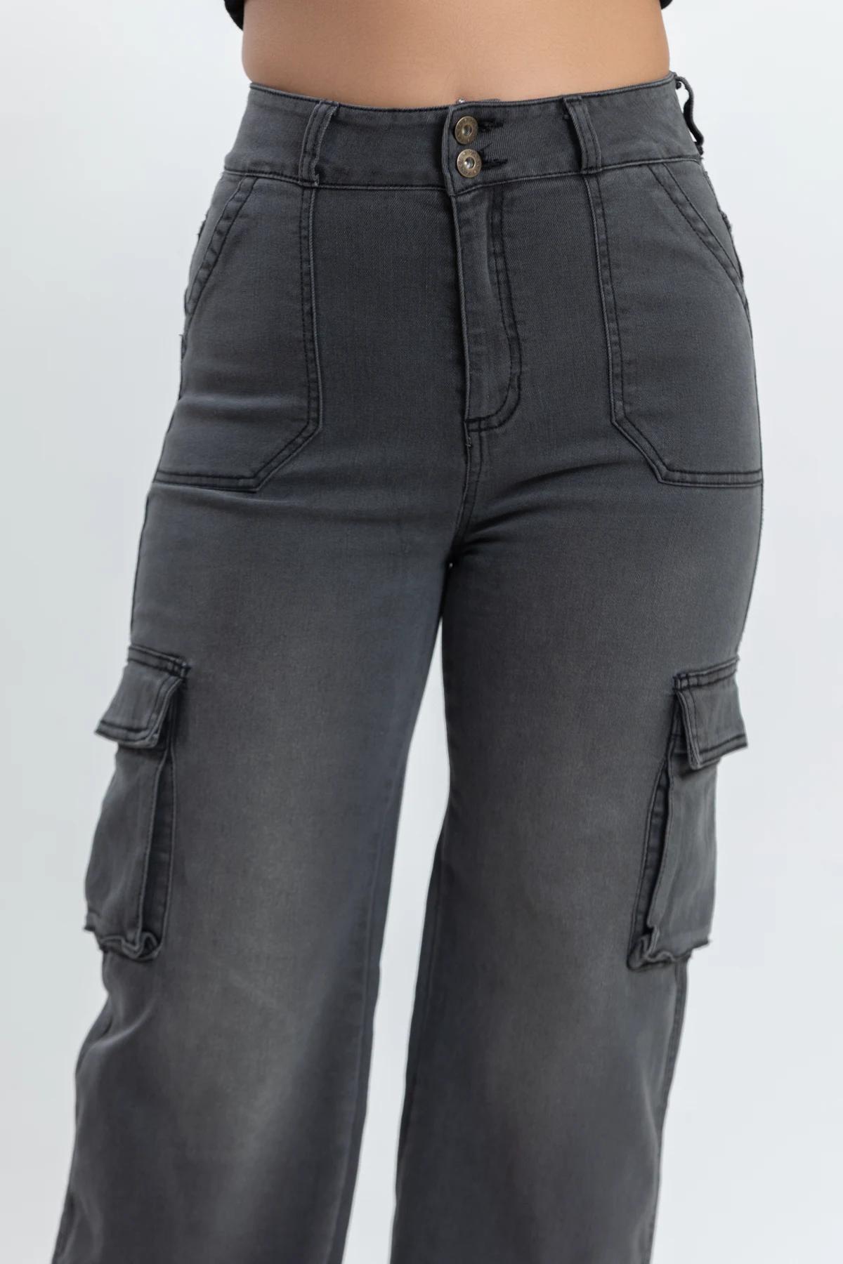 women-high-waist-wide-leg-cargo-jeans