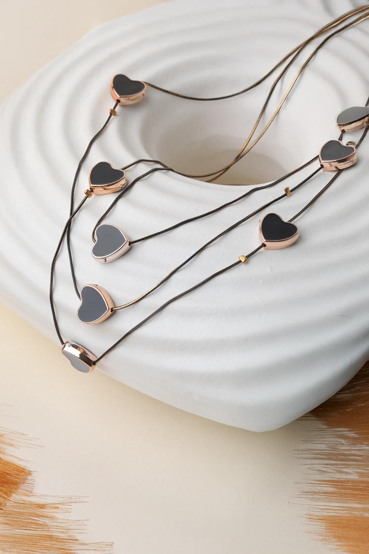 kandy-linawe-black-heart-layered-necklaces
