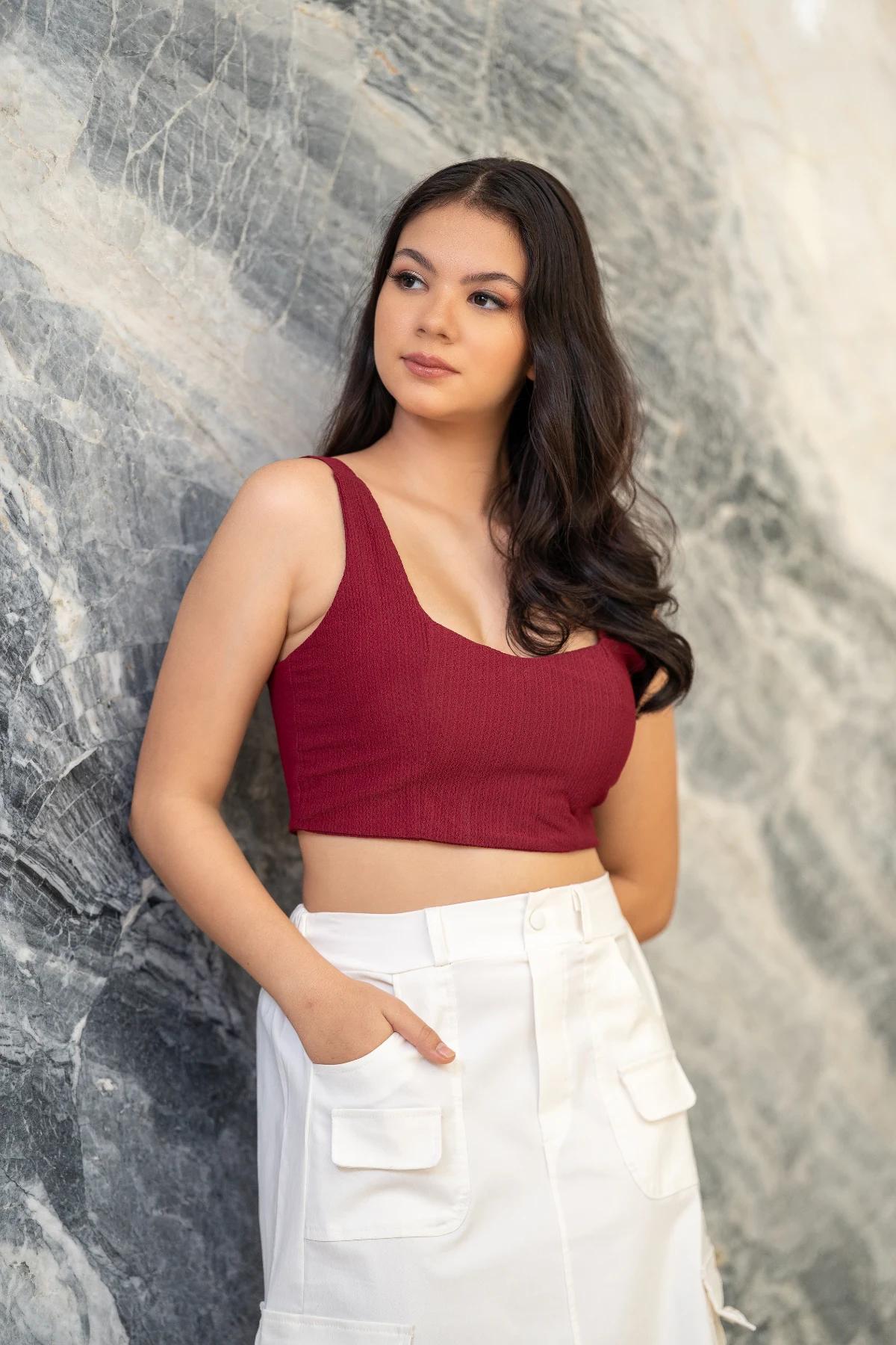 burgundy-ribbed-scoop-neck-crop-top