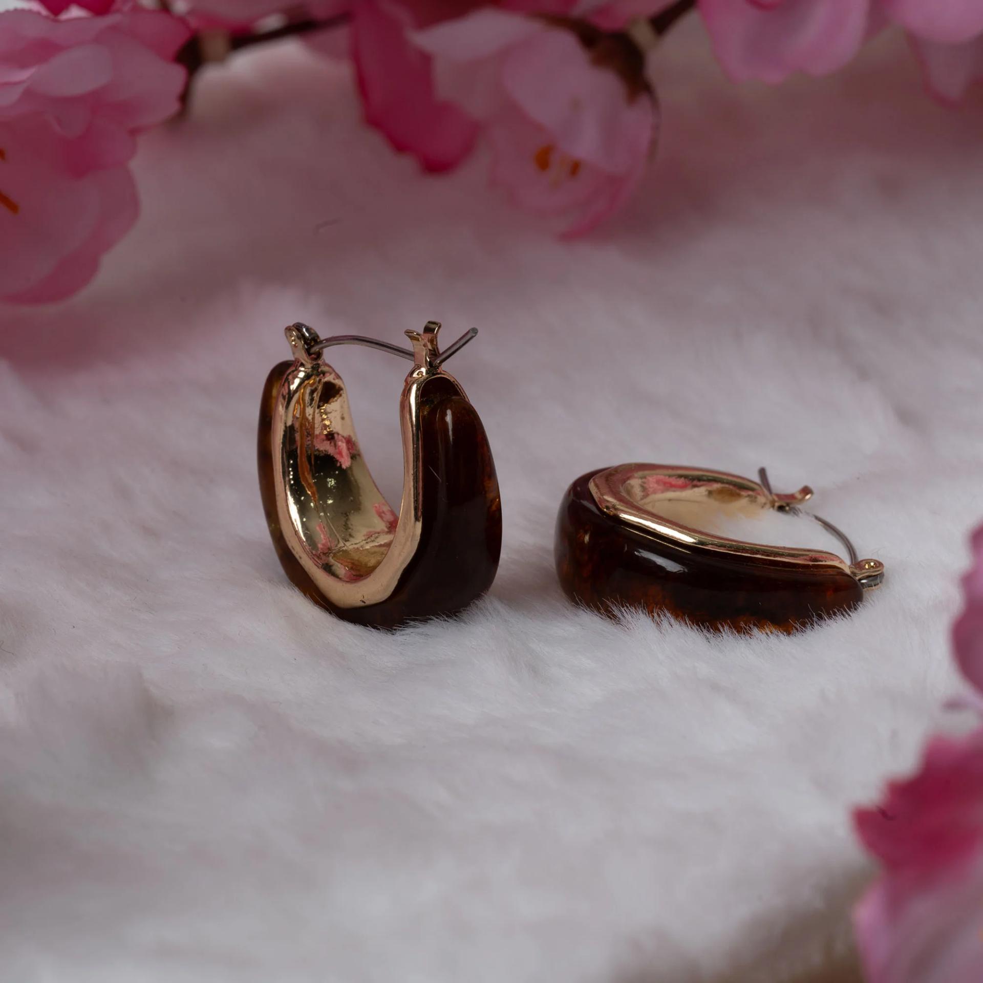 brown-resin-and-gold-demi-hoop-earrings