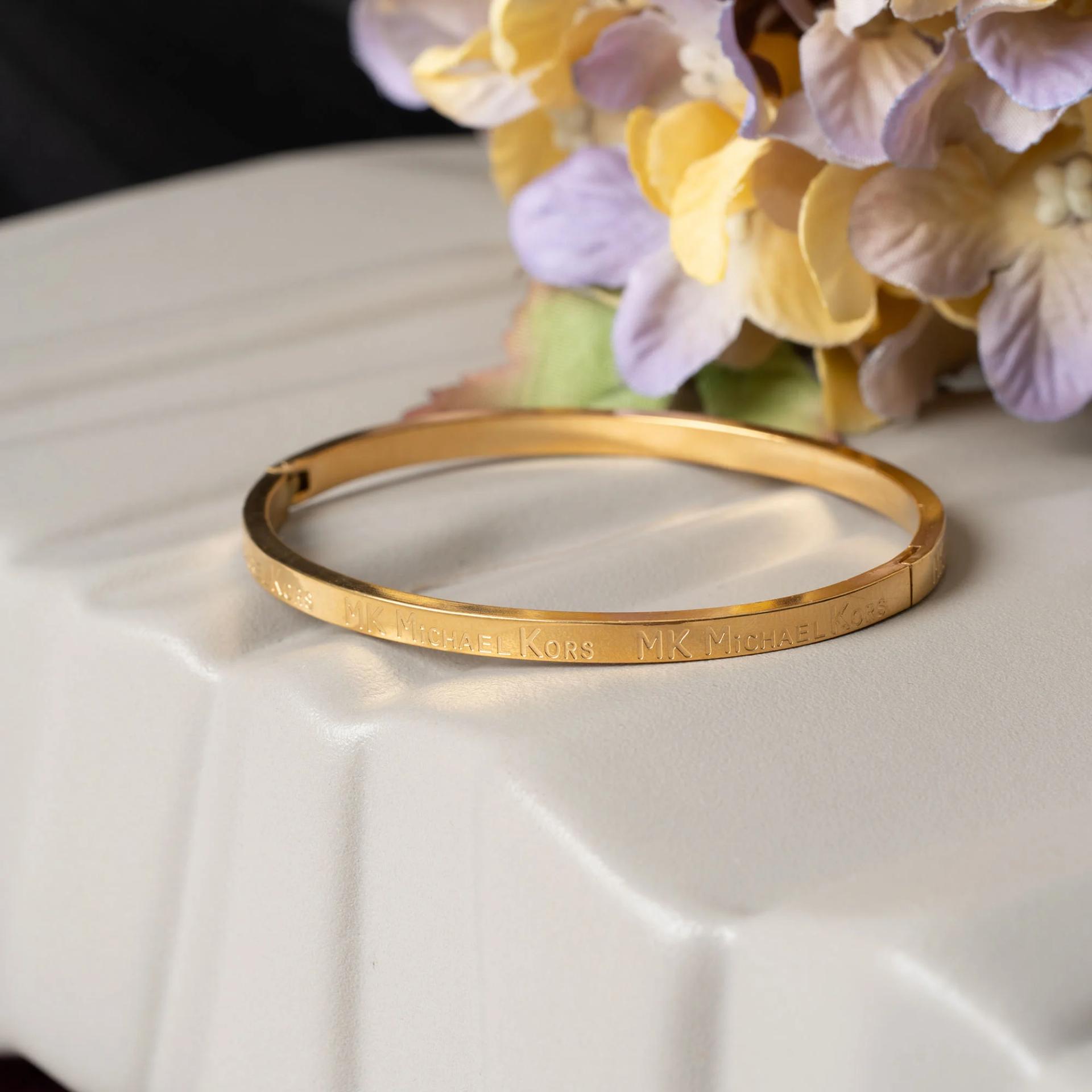 goldplated-hinged-bangle-bracelet