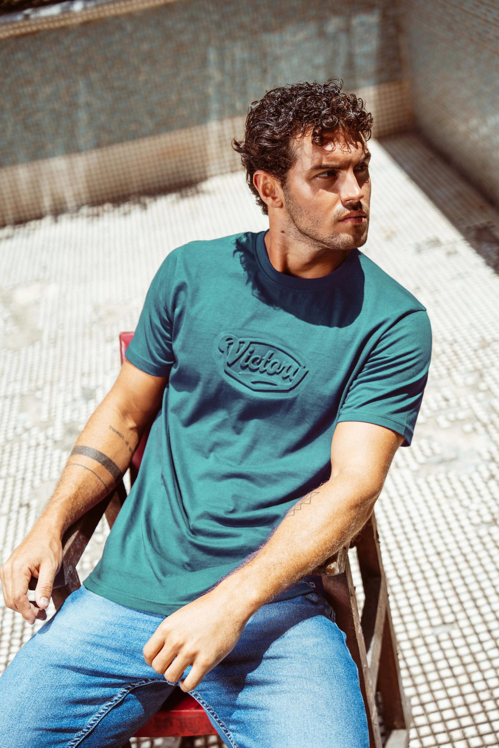 mens-victory-embosse-print-tshirt