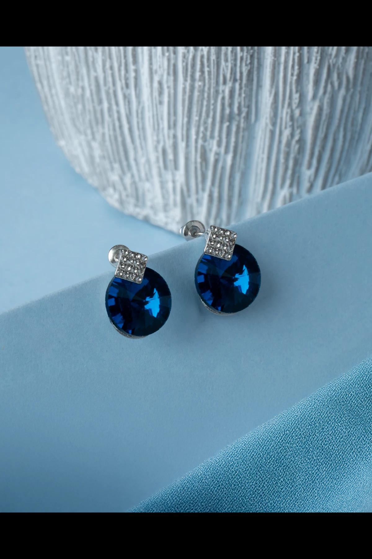 silver-stud-earrings-with-square-and-round-blue-crystals