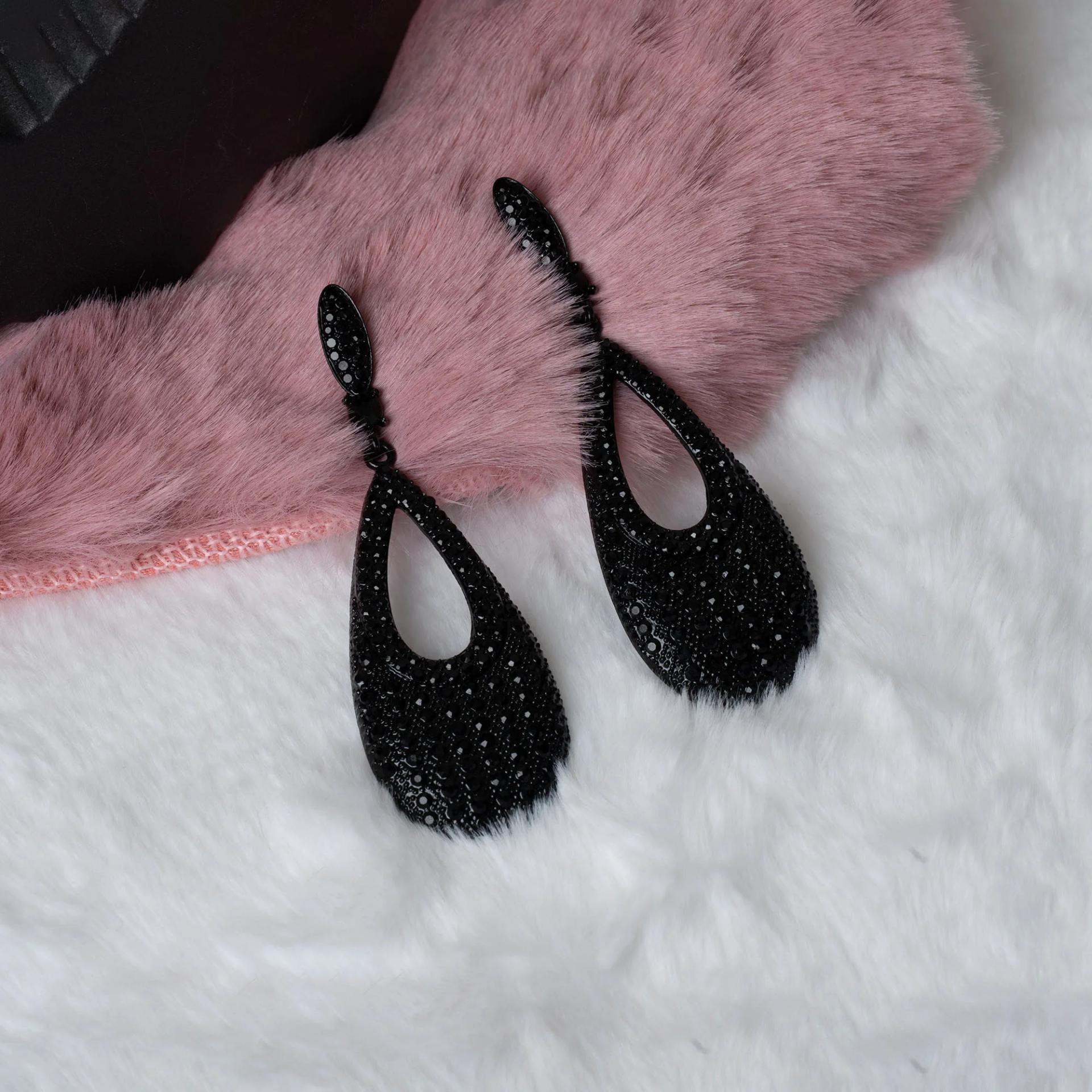 black-teardrop-dangle-earrings