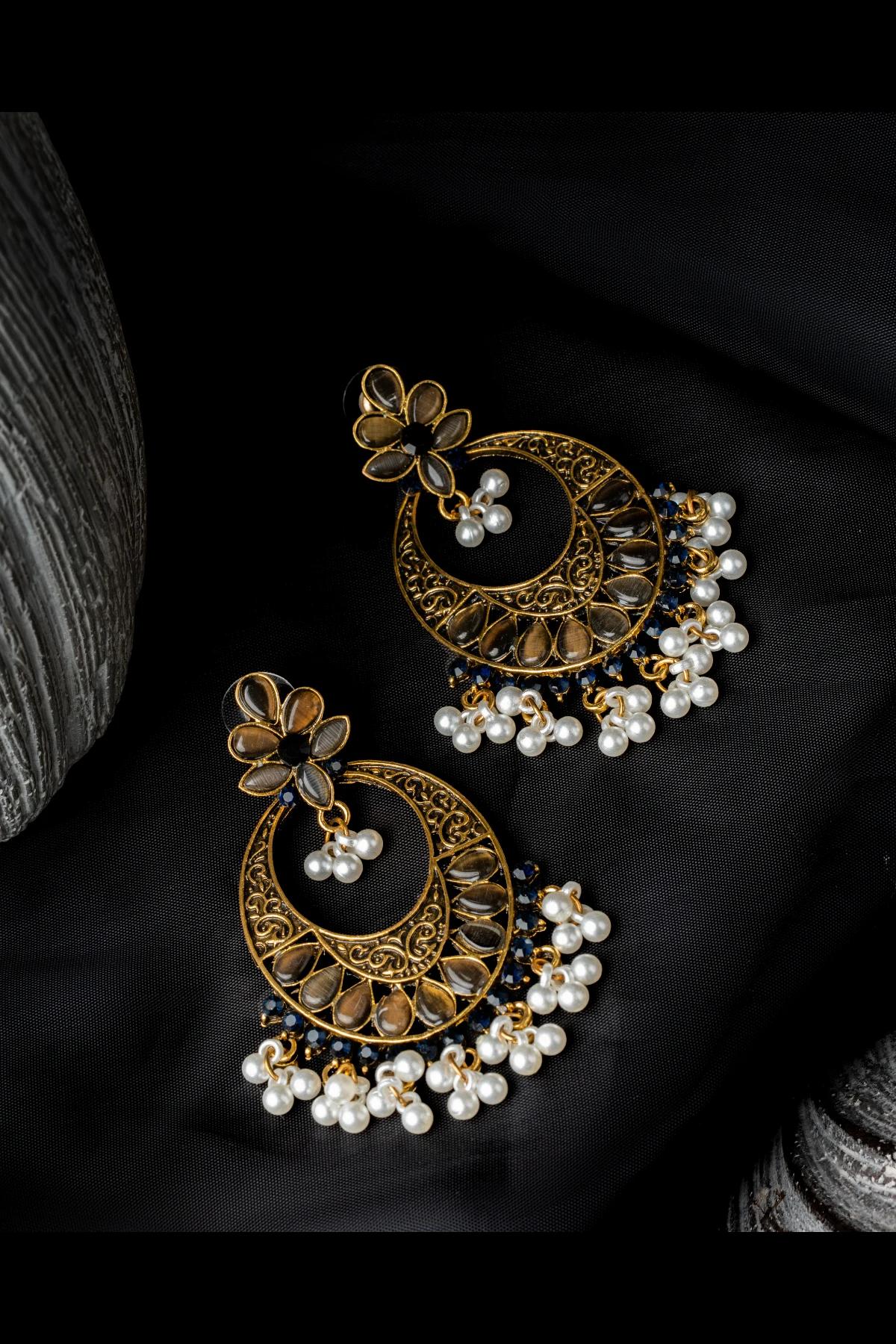antique-gold-floral-chandbali-earrings-with-pearls