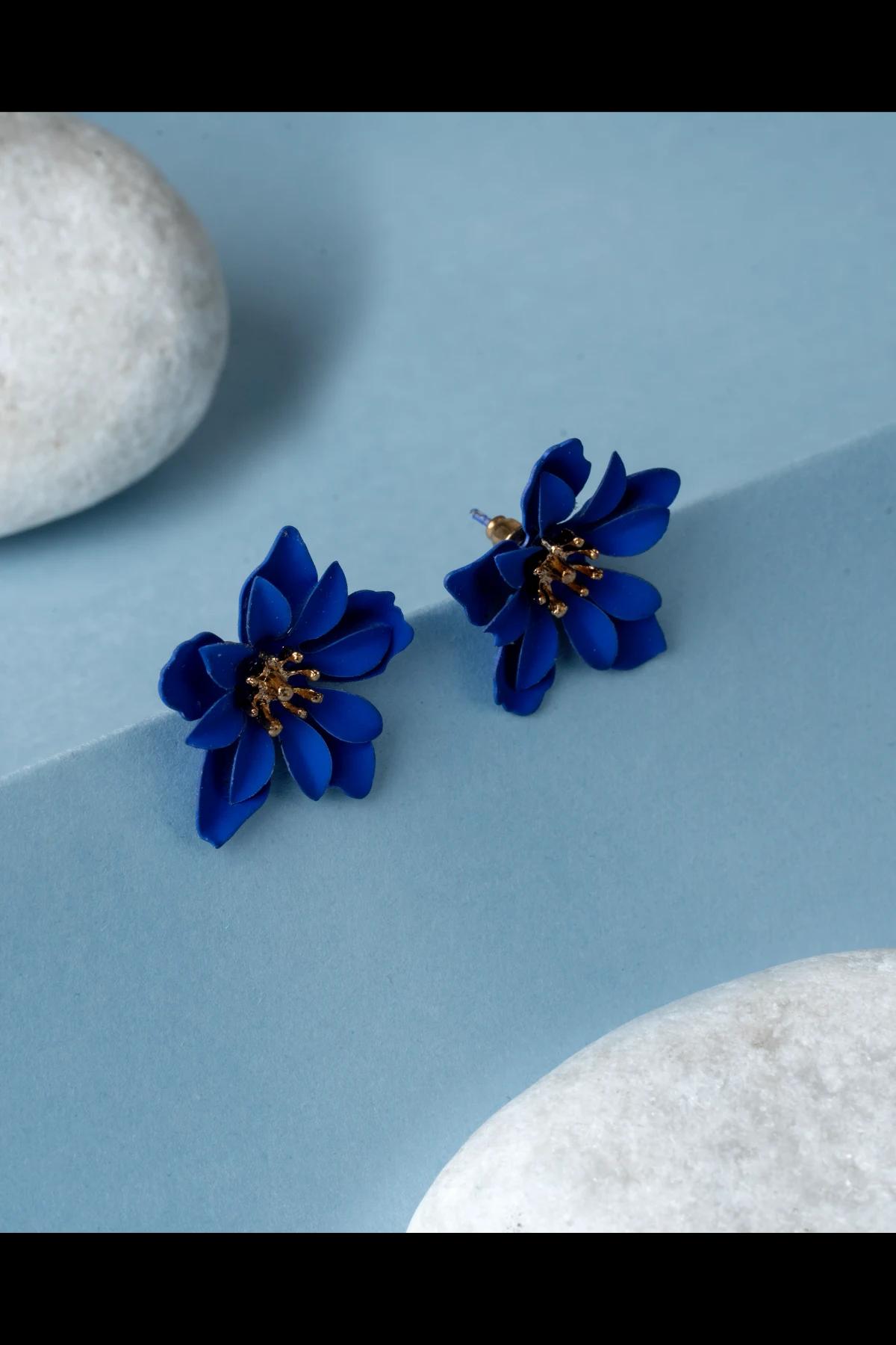 blue-flower-stud-earrings
