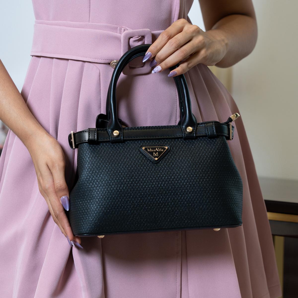 the-miss-alita-signature