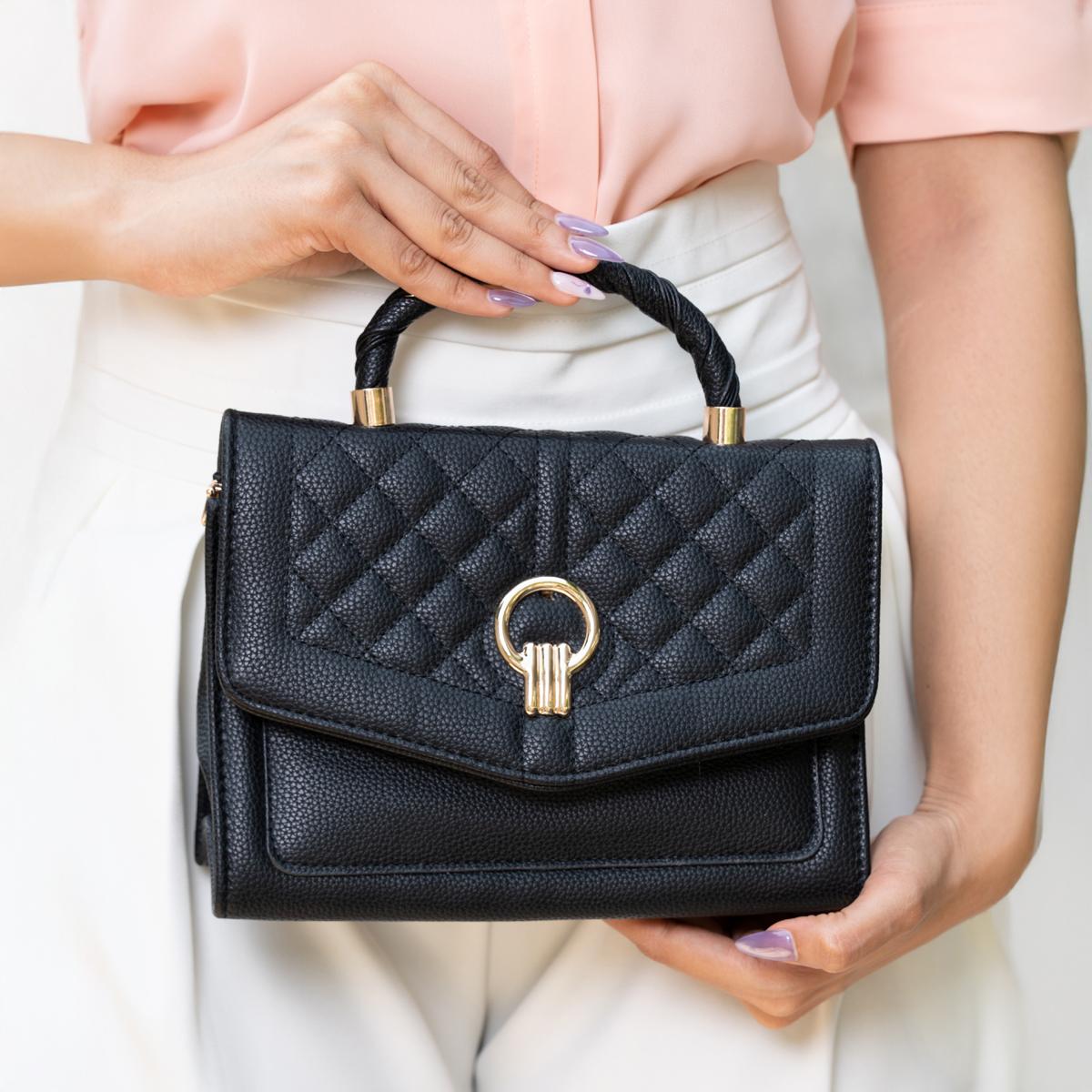 the-lattice-flap-bag