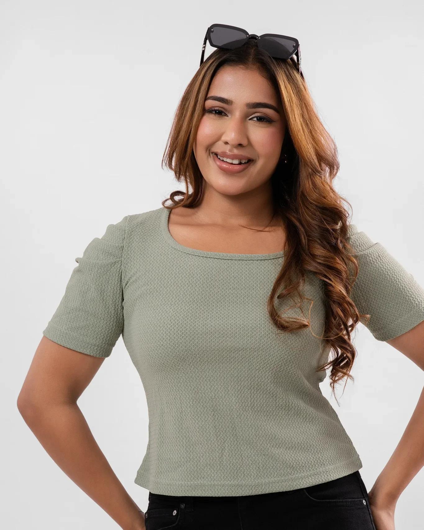 oliveiah-puffsleeve-fitted-top