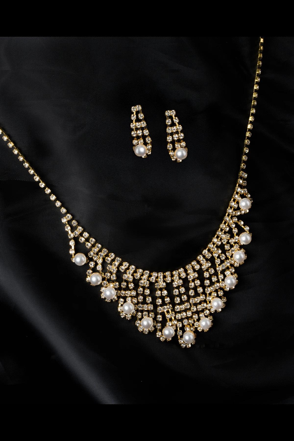 bridal-rhinestone-and-faux-pearl-choker-necklace-with-matching-earrings